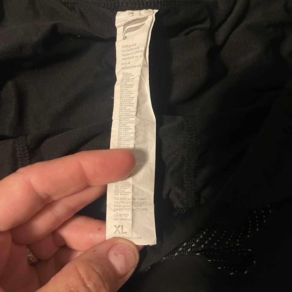 Fabletics short bundle - Picture 7 of 17